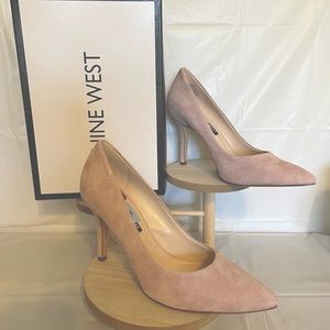 Nine West Women flax 8M Pink Suede  Like New .